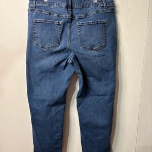 Time and Tru Women’s Straight Blue Jeans